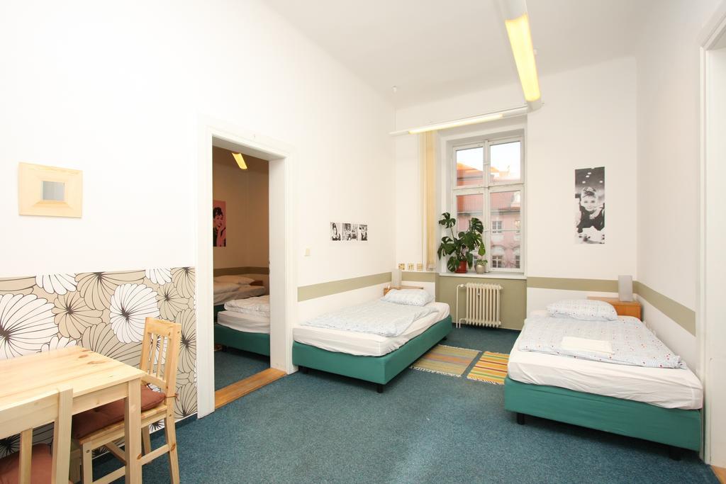 Charles Square Hostel Prague Exterior photo