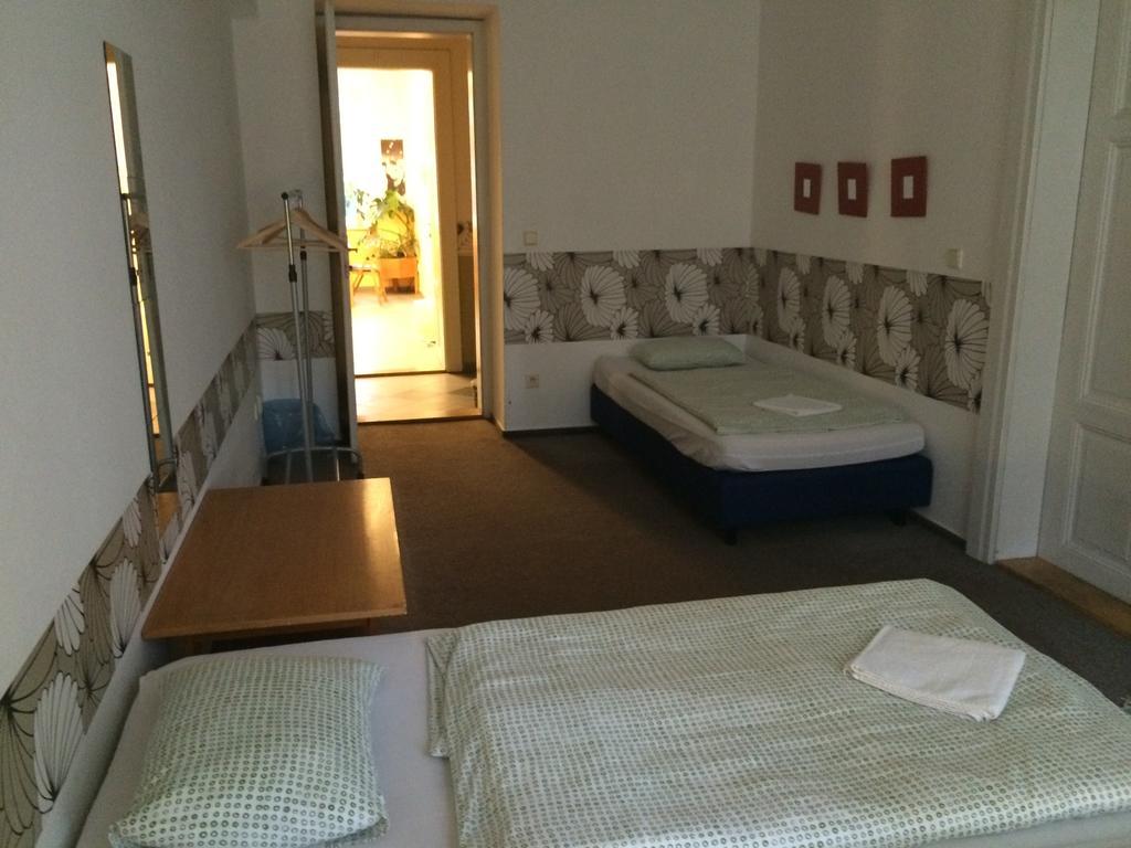 Charles Square Hostel Prague Exterior photo