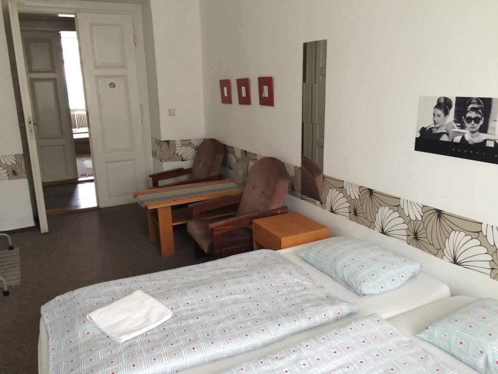 Charles Square Hostel Prague Exterior photo