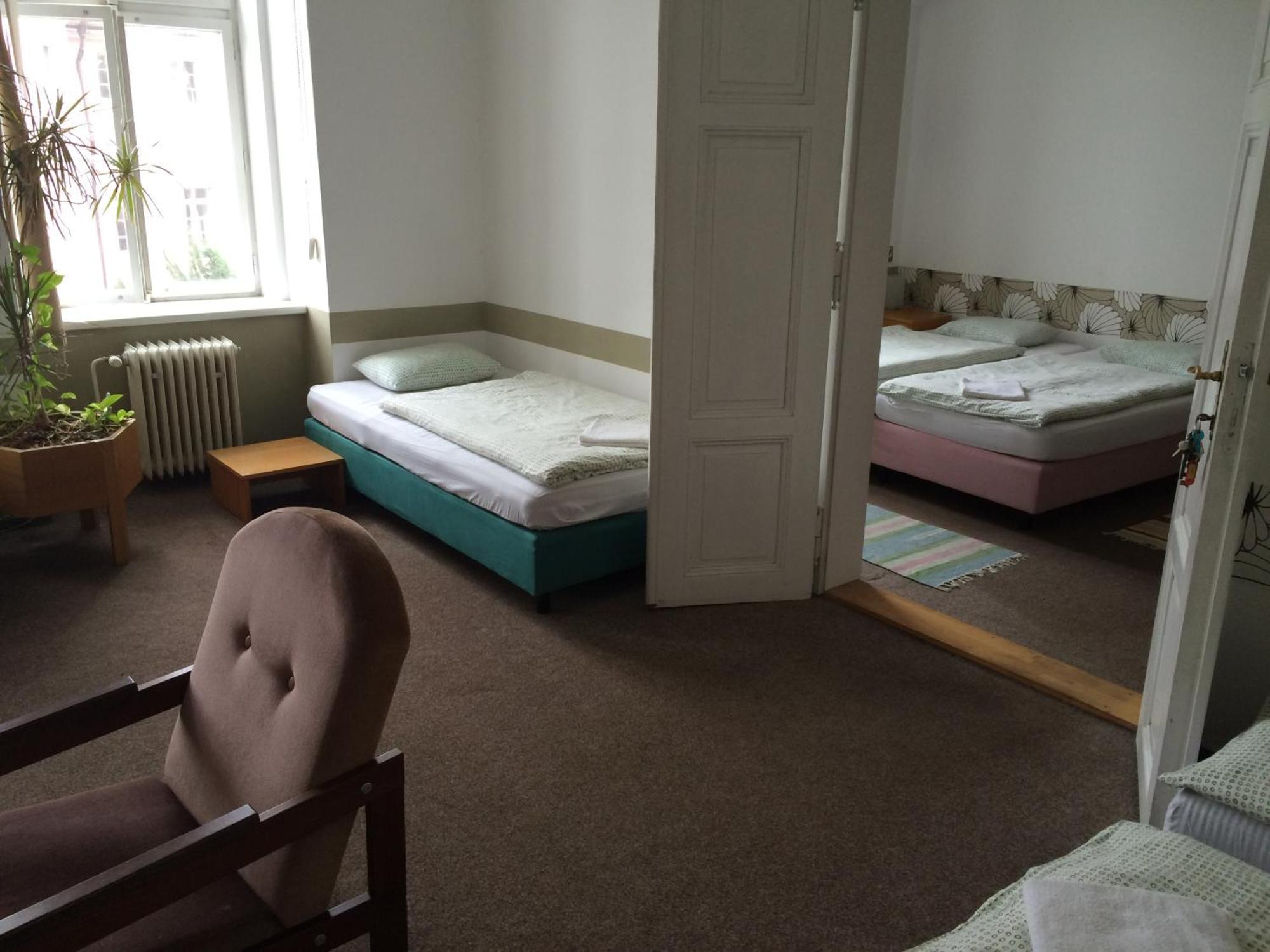 Charles Square Hostel Prague Room photo