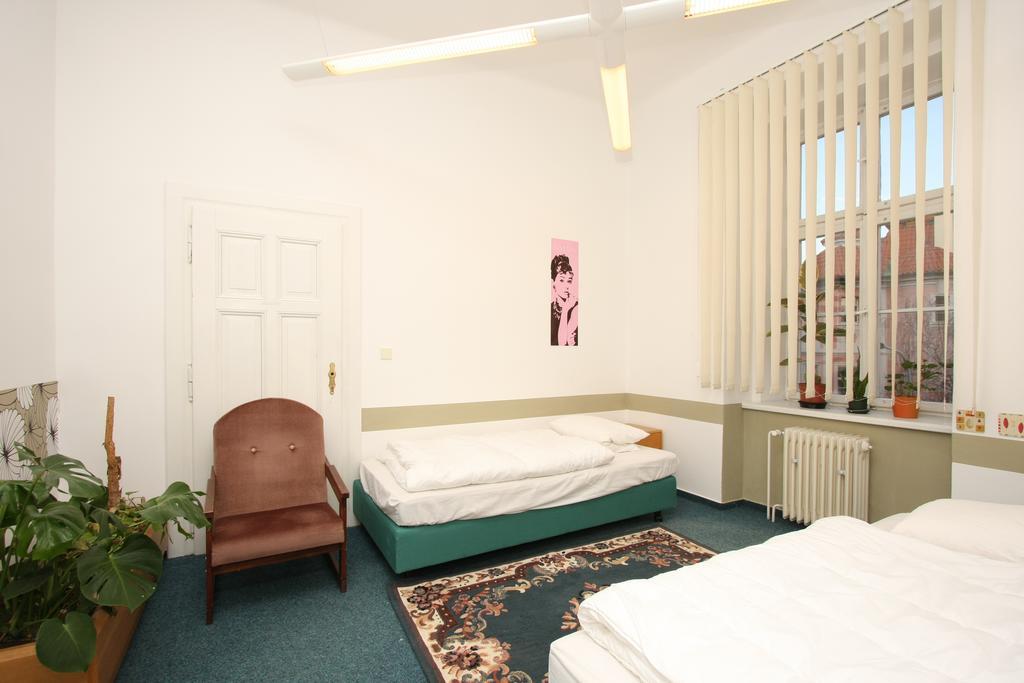 Charles Square Hostel Prague Room photo