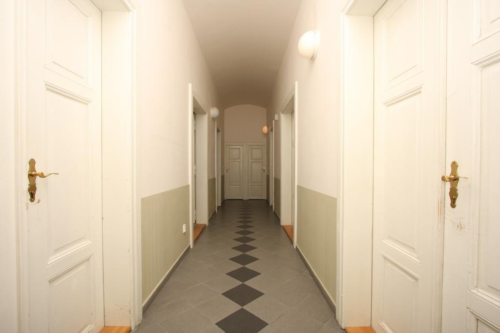 Charles Square Hostel Prague Exterior photo